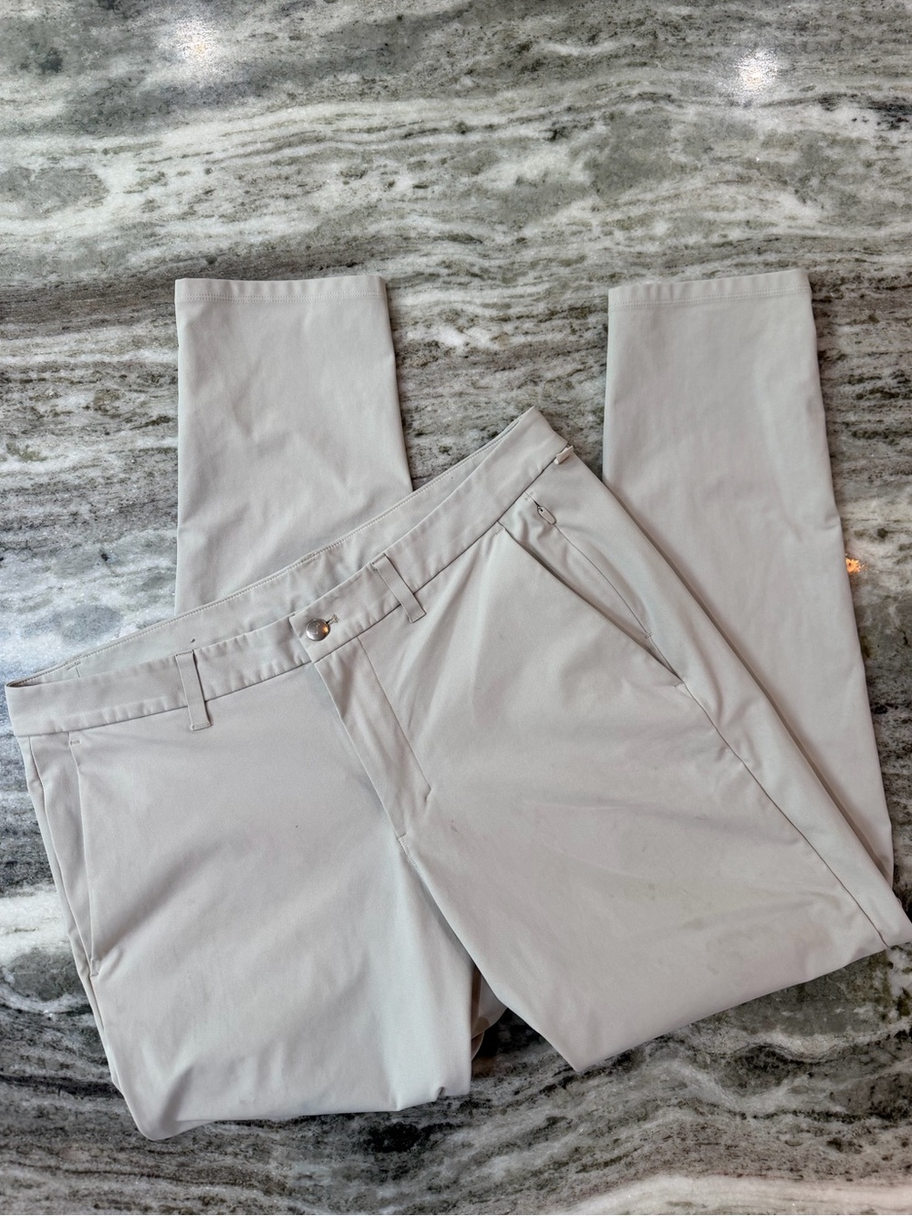 Men’s Lululemon Commission Pant Slim
36x32